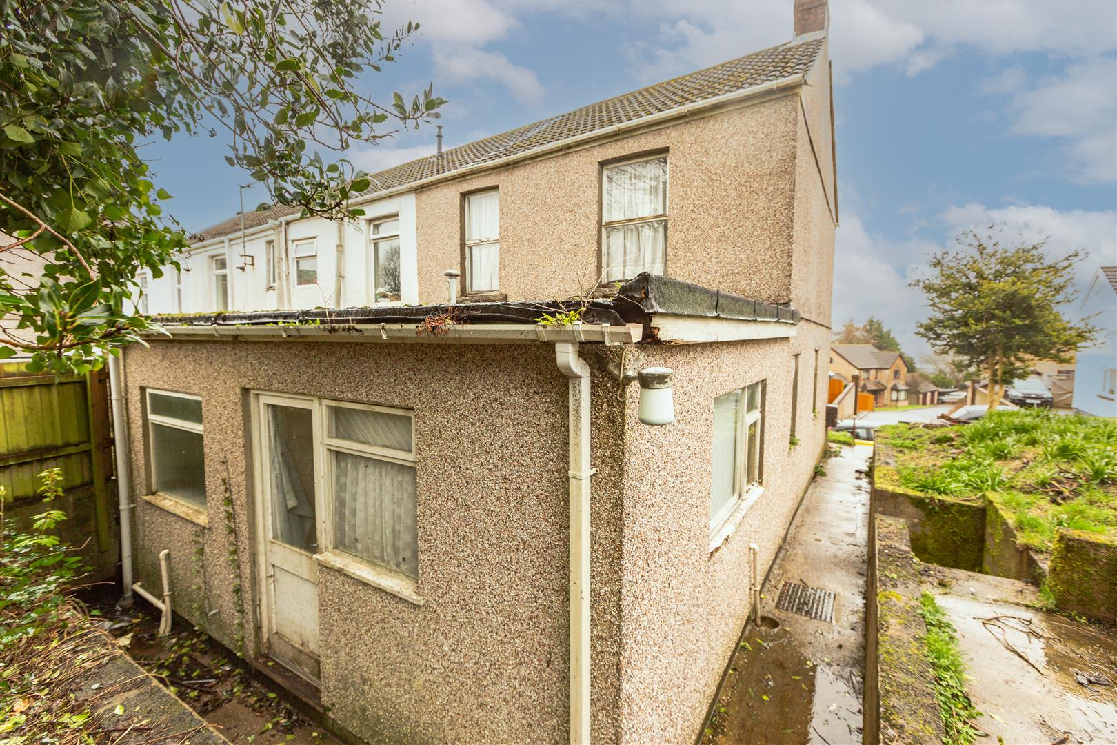 Vicarage Road, Morriston, Swansea, SA6 6DH